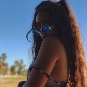 Meet your Posher, Anita